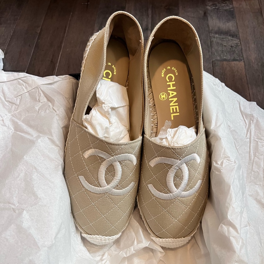 Chanel Espadrilles Beige
